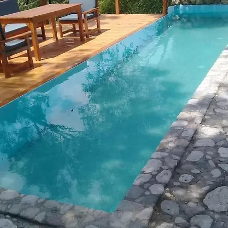 Eta Dağ evi *